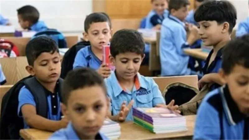 سقوط مروحة مدرسة النزهة ..التعليم تتدخل بعد حادث مدرسة الشهيد يحيى الرافعي وتحيل المدير للتحقيق