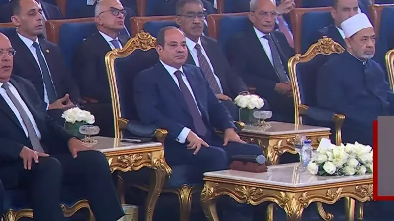 السيسي يكرم الحاجة آمال ويحيي هبة مجدي ويوجه بضبط فواتير الكهرباء وتسليم الوحدات
