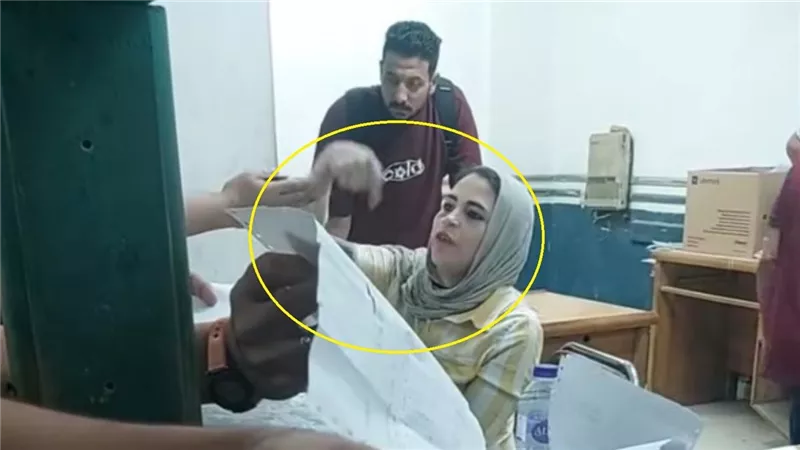 إيقاف موظفة بتأمينات الهرم وإحالتها للشؤون القانونية بعد التعدي على مواطن