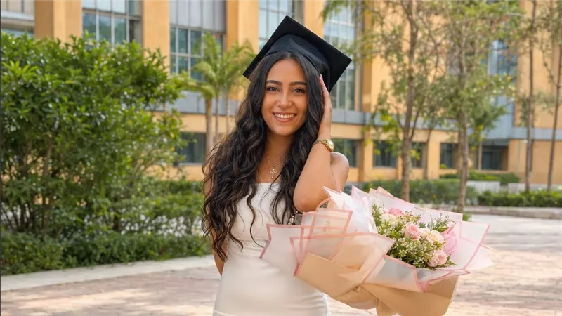 طالبة جامعة بدر تحرر محضرًا ضد عميد بيطري بسبب ملابسها وتصويرها بحفل التخرج