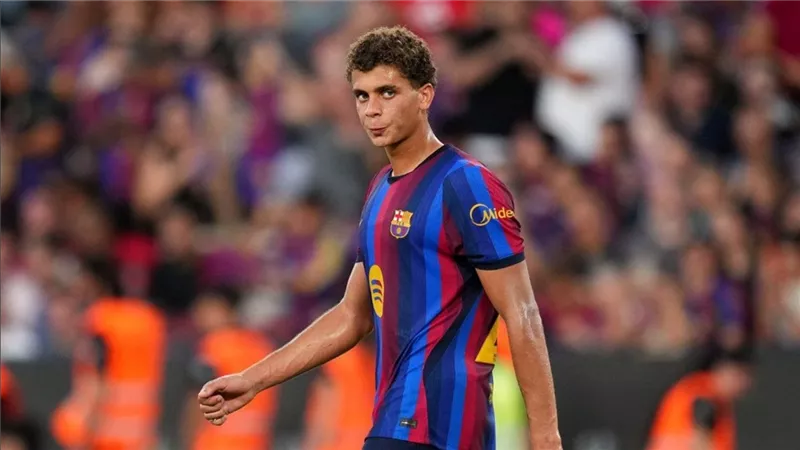 برشلونة يبدأ مفاوضات تحسين عقد حمزة عبدالكريم ورفع الشرط الجزائي 10 أضعاف