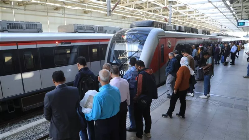 اشتراكات الطلاب في المترو بخصم 92% وLRT بطاقة شهرية والمونوريل دون اشتراكات طلابية