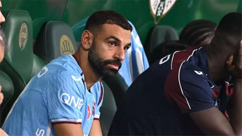 محمد صلاح بين القضاء والملعب والمنتخب.. تأجيل دعوى المحاماة وظهوره مع طرابزون ومعسكر مصر