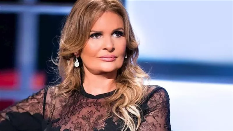 يسرا ترد على شائعات الزهايمر والحجر عليها وزواجها 16 مرة.. وتؤكد: «اللي خسرني هو الخاسر»