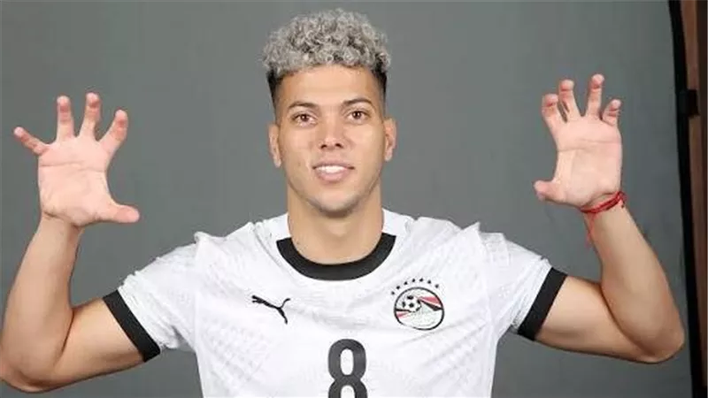 إمام عاشور ينتظر قرار حسام حسن.. المنتخب يطلب تقريرًا طبيًا من الأهلي قبل المعسكر