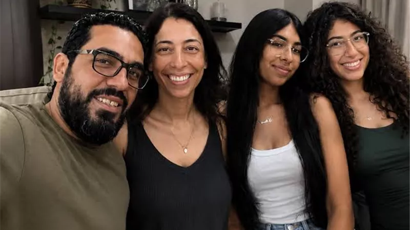 أول صور لمحاكمة المتهم بقتل أسرة التجمع.. إيداعه مصحة نفسية 15 يومًا وتأجيل القضية لأول أكتوبر