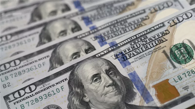 سعر صرف الدولار مقابل الجنيه المصري.. 3 مؤشرات بالبنوك والسوق الموازية