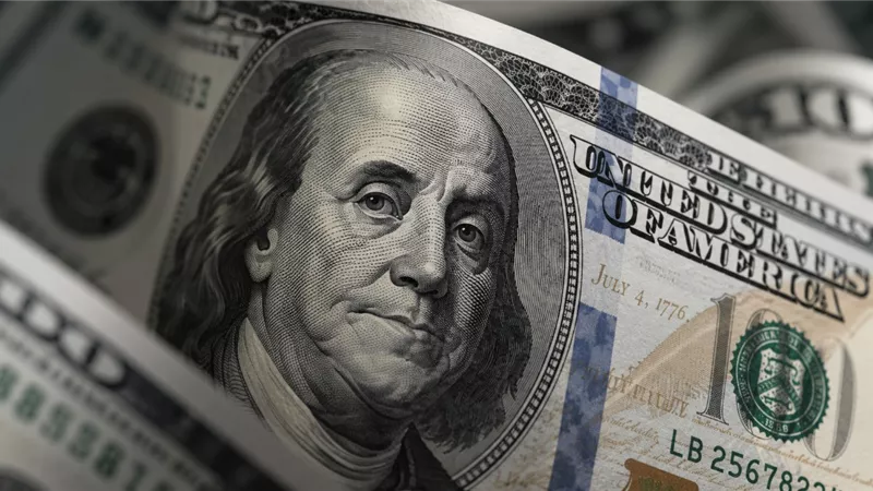 سعر صرف الدولار مقابل الجنيه المصري يرتفع في البنوك والسوق الموازية بنهاية تعاملات الاثنين
