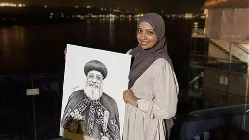 فتاة من المنيا ترسم البابا تواضروس بالرصاص وترسل هديتها عبر السوشيال ميديا بعد تعذر لقائه