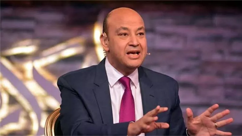 عمرو أديب يحذر من تباطؤ اقتصادي وتقلبات النفط ويتساءل عن أسعار البنزين في مصر