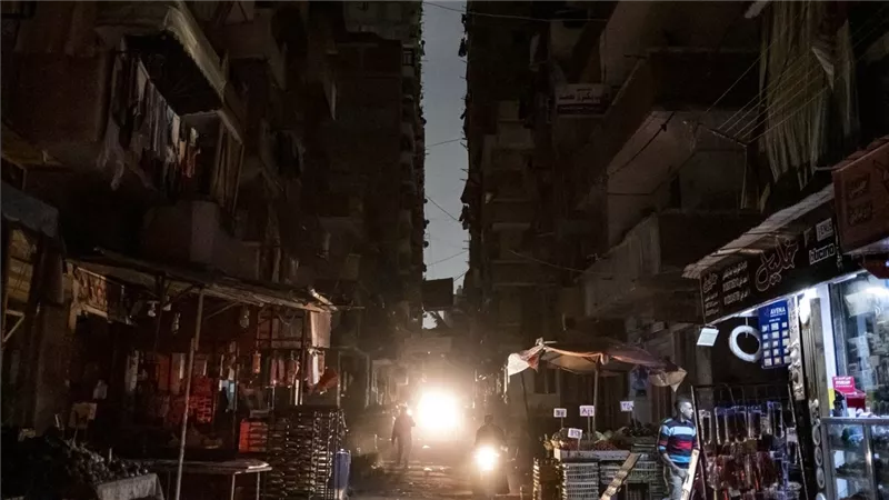 الكهرباء تلزم المنشآت السكنية فوق 500 ك.ف.أ بغرفة محولات أو 2000 جنيه بالقرى و2500 بالمدن