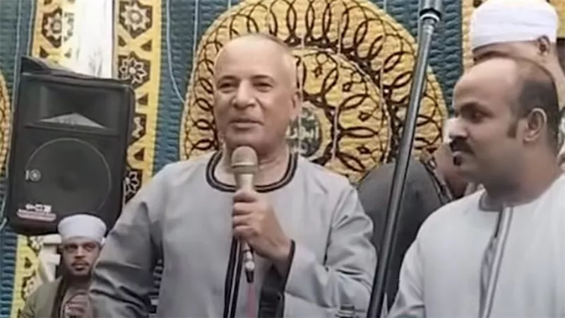 أحمد موسى يحتفل بتعافيه وسط أهالي شطورة بالطبل البلدي والرقص بالعصا