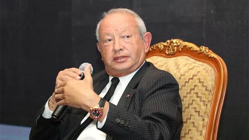 ساويرس لأحمد موسى بعد حديثه عن حب الفقراء لبلدهم: والأغنياء مبيحبوش بلدهم؟