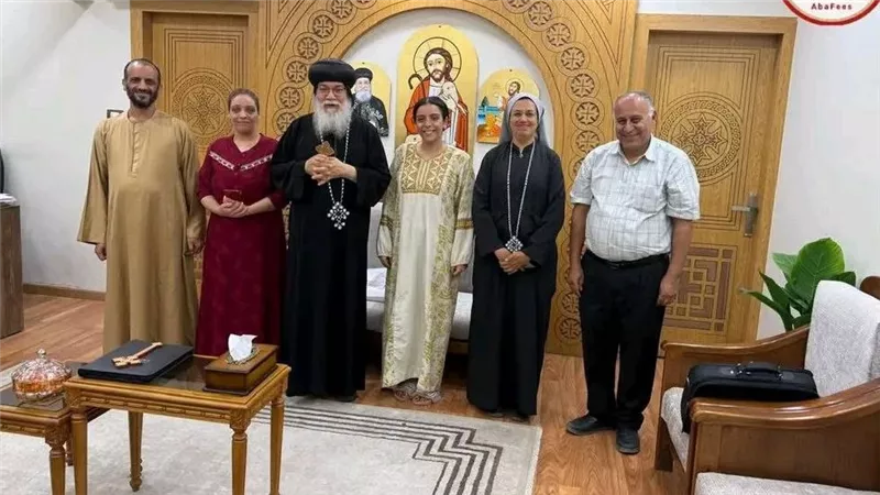 بعد عودتها سالمة.. الأنبا مكاريوس يستقبل جيهان عادل ومطرانية المنيا تشكر الأمن