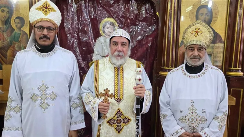 الأنبا كاراس يترأس قداس اليوم الثالث لعيد الصليب المجيد بمرسى مطروح