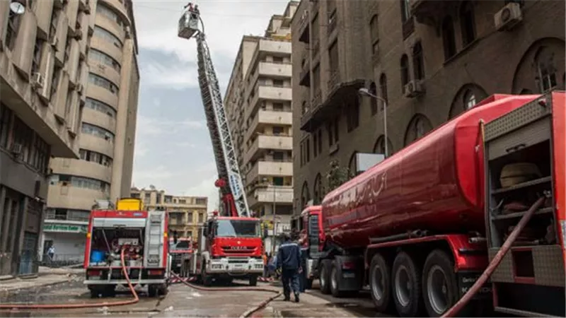 حريق بعقار مقر حزب الكرامة بالدقي يوقف ندوة سياسية.. إخلاء الحاضرين والسيطرة على النيران دون إصابات