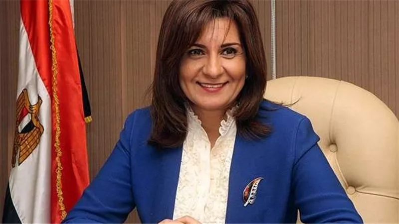 نبيلة مكرم عبيد تعلن ختام «إيد واحدة» في أسوان بعد تقديم آلاف المساعدات الغذائية والمدرسية للمستفيدين