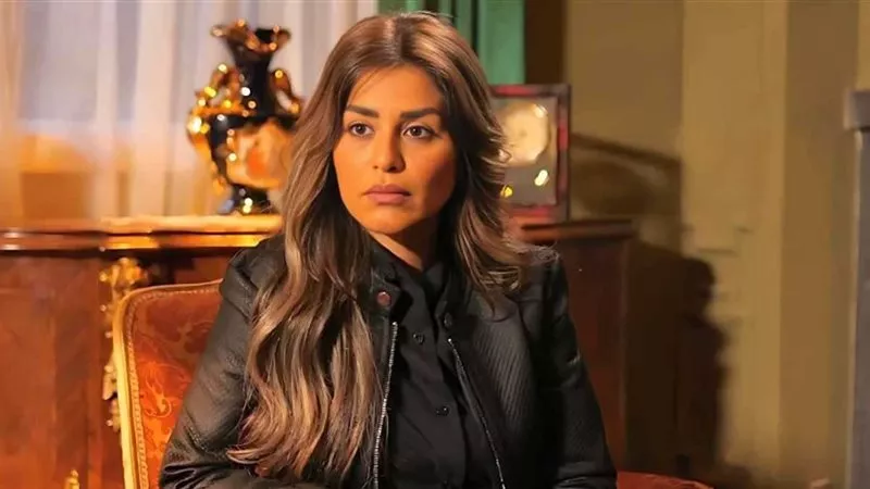 منة فضالي تتحدث عن «ظلم كبير» في الوسط الفني وتسأل: ليه ناس وناس؟ دون كشف المقصود