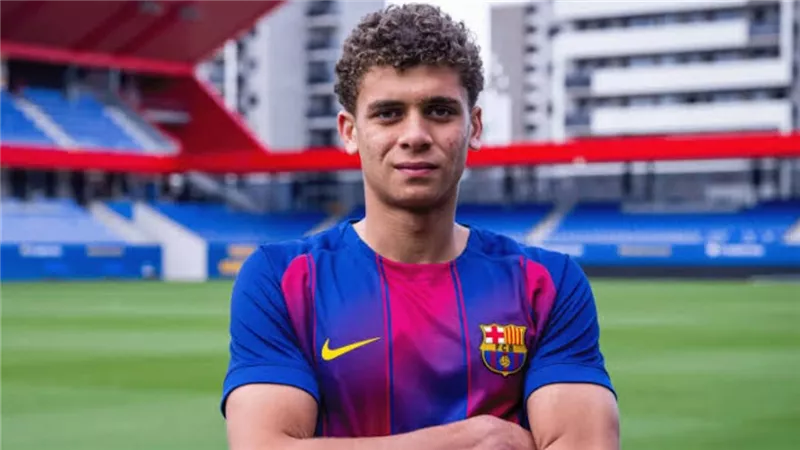 حمزة عبد الكريم من 1.5 إلى 8 ملايين يورو.. برشلونة يمدد عقده وظهور رسمي وهدف دولي