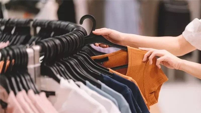 خصومات على الملابس الشتوية في نوفمبر.. شعبة الملابس تكشف مفاجأة الجمعة البيضاء