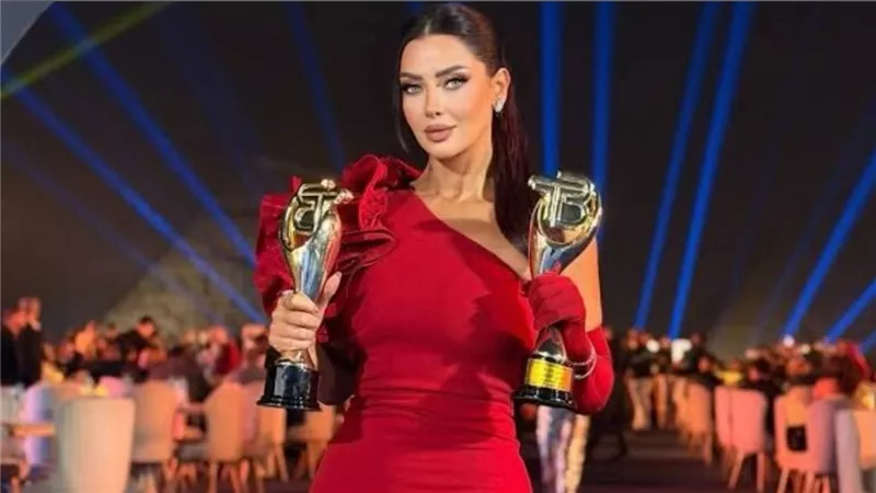 رضوى الشربيني ترد: تشبيهها بهدى شعراوي وصفية زغلول شرف.. وحقيقة حديث المدرس عن ميدان التحرير