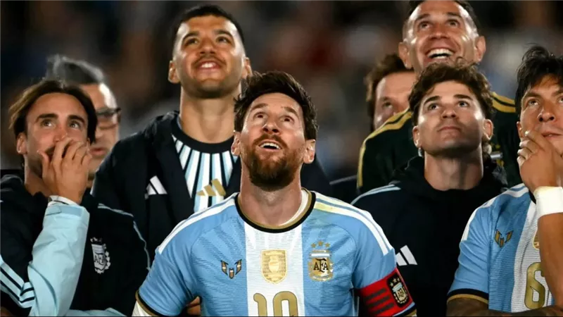 ميسي يودع منتخب الأرجنتين بهدف وصناعتين.. رونالدو ونجوم العالم يوجهون رسائل مؤثرة