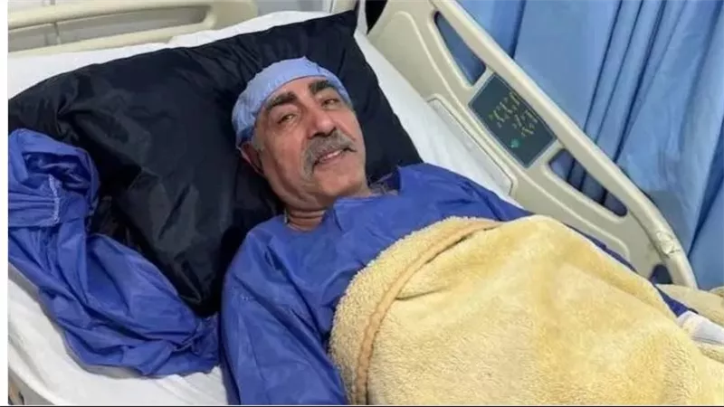 حادث سير الفنان محمد عبد العظيم.. صورة سيارته بعد الحادث وأول تعليق على حالته الصحية