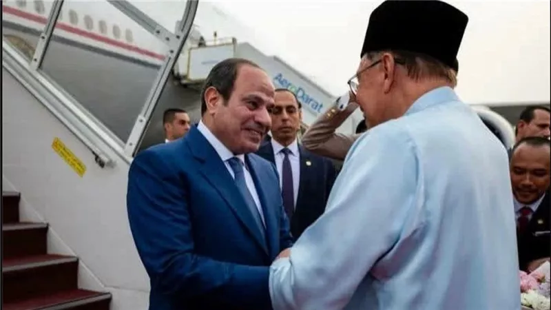 «تملي معاك» تجمع عمرو دياب والسيسي في منشور لرئيس وزراء ماليزيا.. ومباحثات مرتقبة السبت