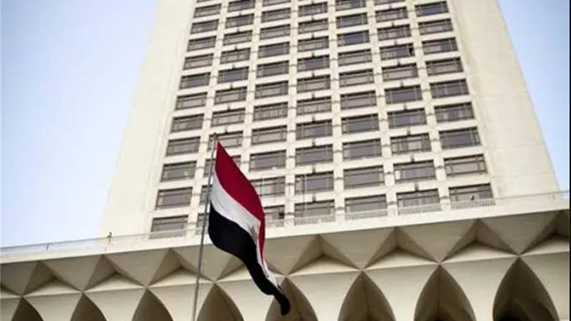 المصابون المصريون في مطار الرياض.. 7 حالات وخروج اثنين وتطورات نقل جثمان عزة رمزي