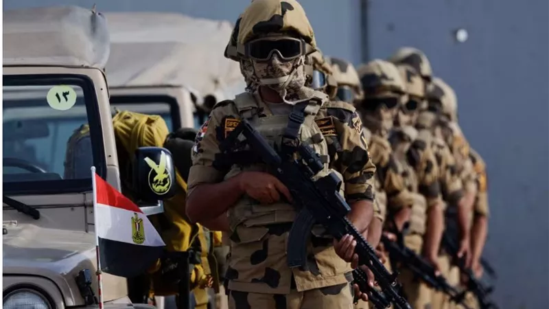 هل تتدخل مصر عسكريًا في اليمن؟.. وزير الخارجية يكشف موقف القاهرة من دعم السعودية