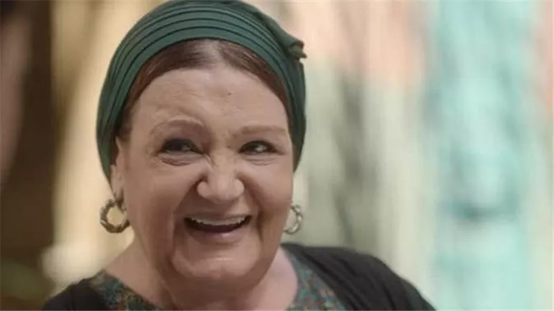 ميمي جمال تتعرض لكسر في مفصل الحوض وتستعد لإجراء عملية جراحية