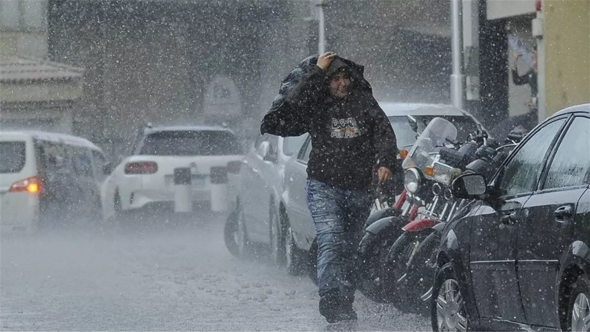 السيول والأمطار الرعدية 