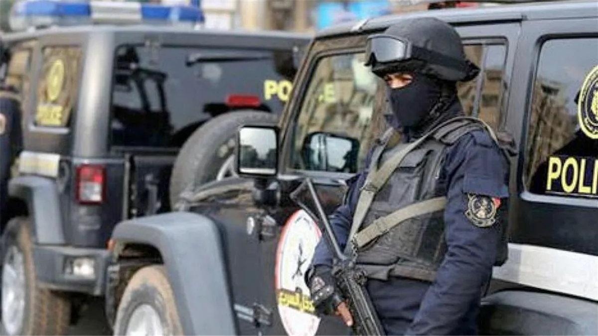 ضبط أب متهم بالاعتداء على ابنته بالإسكندرية 