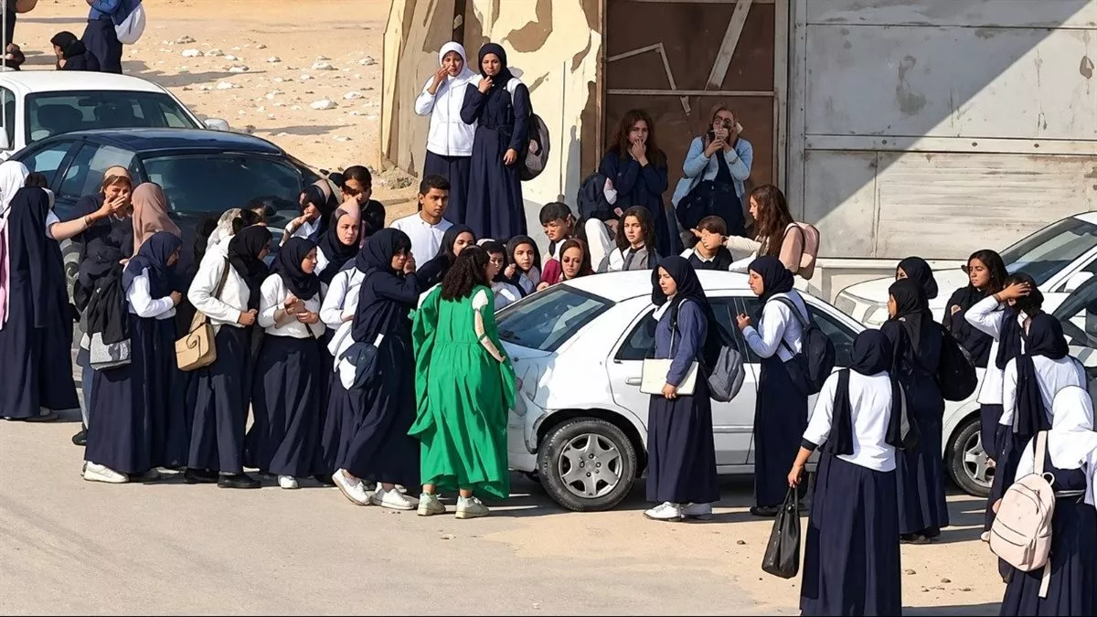 مشاجرة طالبات بمدرسة المطرية الثانوية بنات 