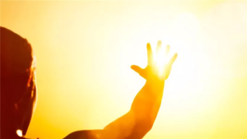 الأرصاد تحذر موجة حارة تضرب البلاد وهذا موعد الذروة