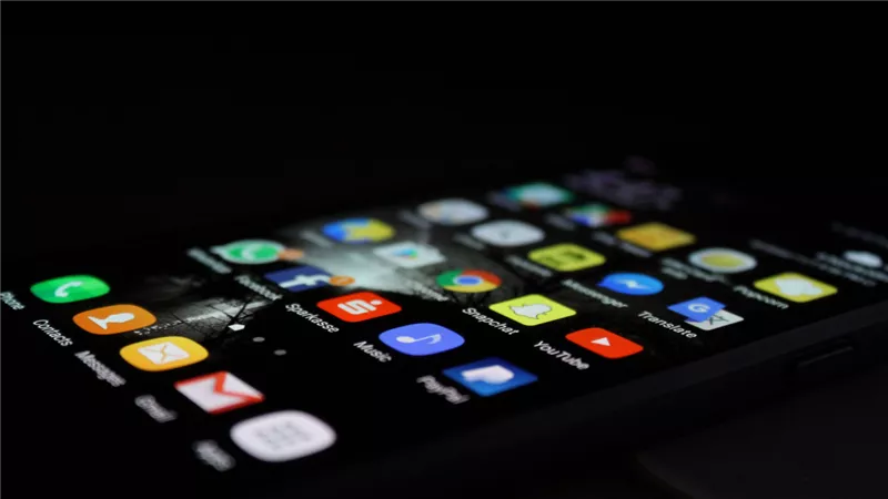 علامات لو وجدتها في أي تطبيق على هاتفك احذفه فورا