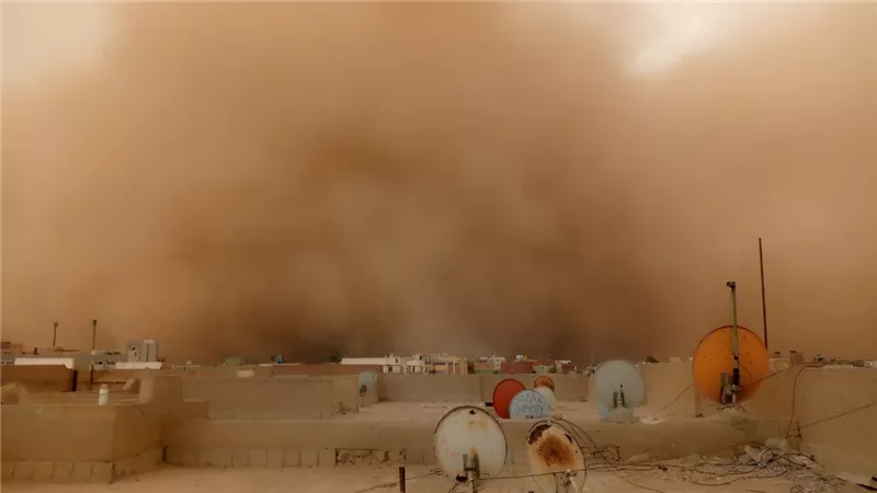 الزموا منازلكم تحذ ير لهذه الفئة من العاصفة الترابية التي ستضرب البلاد