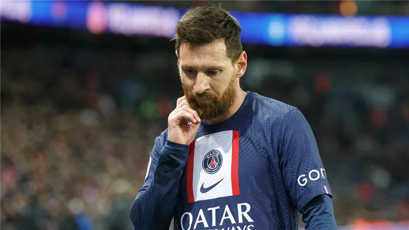 بعد رفضه مليار يورو للانتقال إلى الهلال السعودي ميسي يعلن رسميا انضمامه لهذا النادى