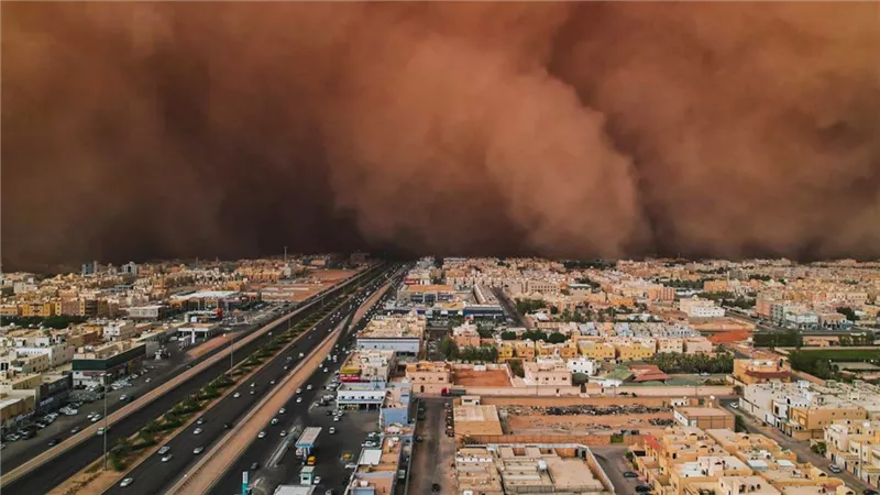 منخفض جوي يضرب البلاد خلال ساعات تحذير عاجل للمواطنين