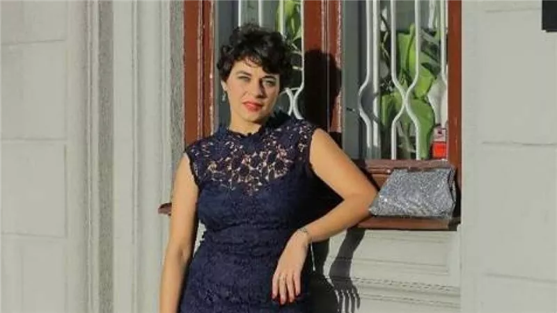 بتحط جاز على شعرها واتجوزت فنلندي منى هلا تكشف أسرار عن حياتها لأول مرة
