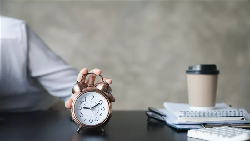 بشرى لـ موظفي القطاع الخاص تعرف على شروط تخفيض ساعات العمل