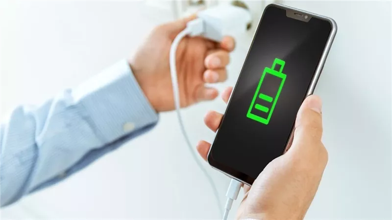 عادات خاطئة تؤدي إلى ارتفاع درجة حرارة بطارية الهاتف