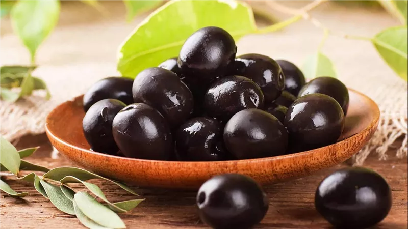 فوائد مذهلة للزيتون الأسود مش هتبطل تاكله