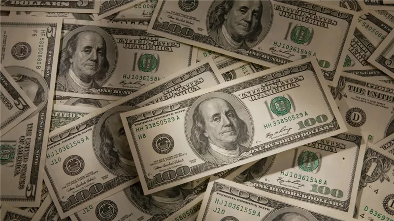 بومان تدعو لرقابة أفضل على البنوك وباول يؤكد رفع الفائدة مرتين
