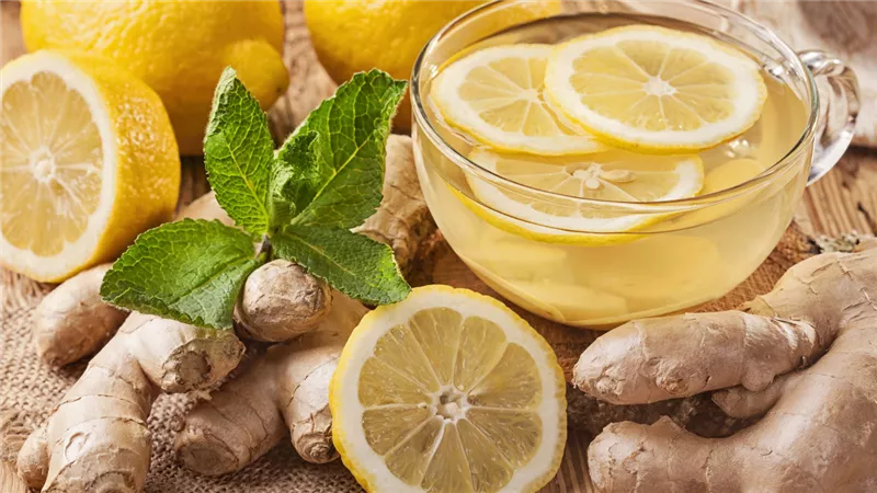 ماذا يحدث لجسمك عند تناول كوب من الجنزبيل بالليمون