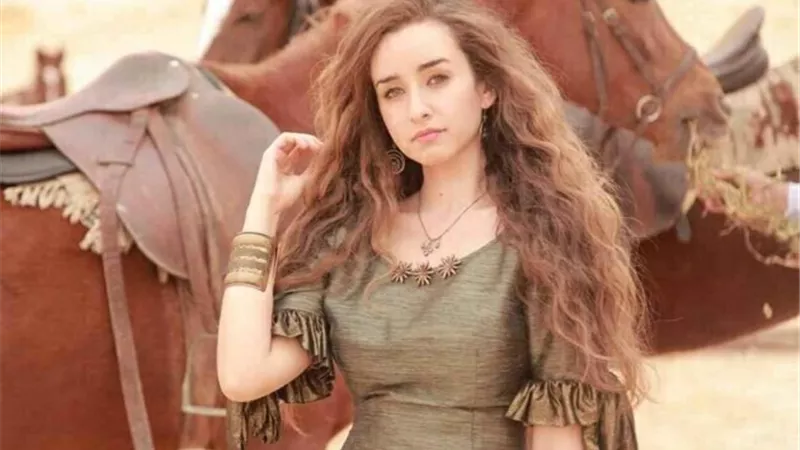 بالفيديو.. هنا الزاهد رفضت المشاركة مع احمد ميكى فى مسلسل خلصانة بشياكة بسبب..