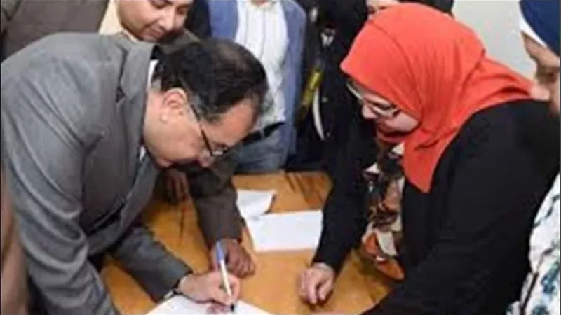 رئيس الوزراء يدلي بصوته في انتخابات مجلس الشيوخ بالشيخ زايد