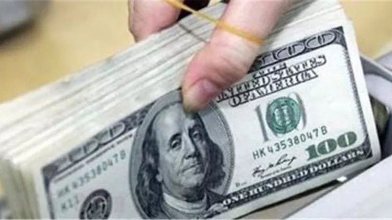 عاجل | انخفاض سعر الدولار في نهاية التعاملات بالبنوك .. ويسجل هذا السعر