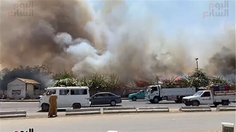 عاجل | الحماية المدنية تحاول السيطرة على حريق ميدان الرماية
