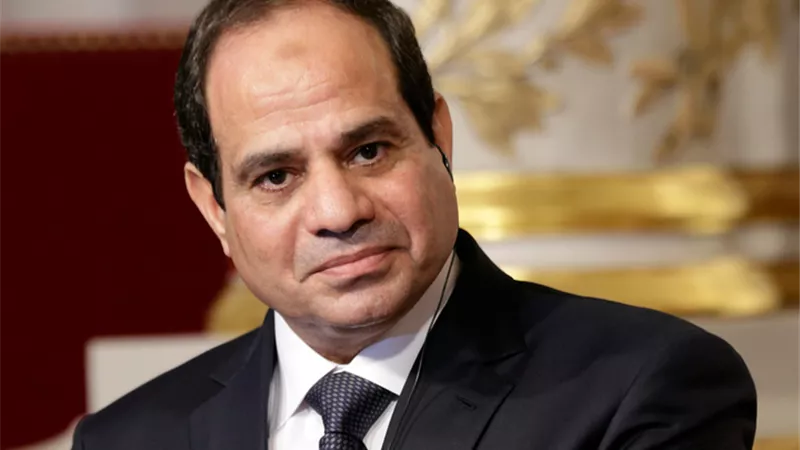 عاجل بالصور | تعرف من الذى قام بحلف اليمين امام الرئيس السيسى منذ قليل